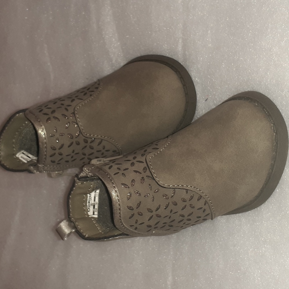 Size 5.5 boots by Oshkosh bygosh